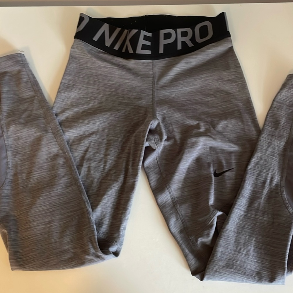 Grey Nike Pro leggings